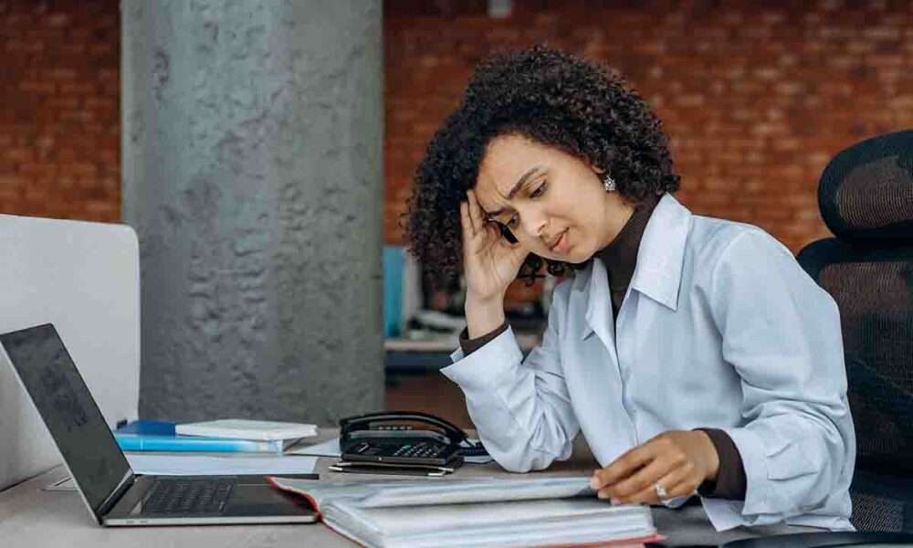 Tres consejos para sobrellevar el cierre de 2023 y reducir el burnout