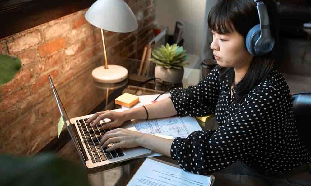 Cómo mejorar tu CV para destacar ante los reclutadores: Encuesta revela las mejores formas