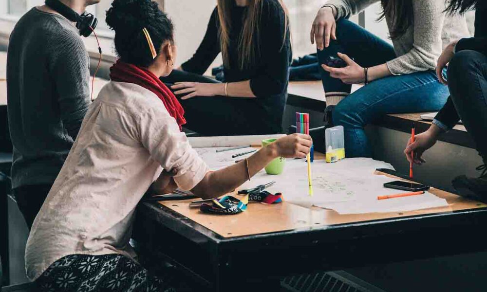 Los 10 mejores destinos para estudiar una maestría en el extranjero en 2025