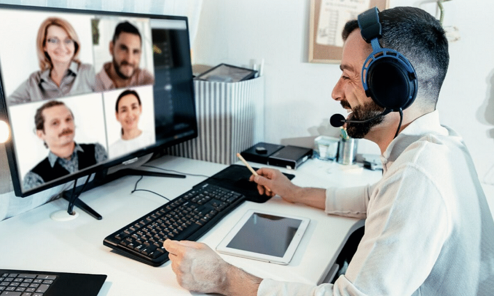 Speaking Tutor, herramienta que combina inteligencia artificial y clases en vivo para aprender inglés