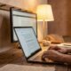 7 prompts de IA para convertir tu conocimiento en un ebook