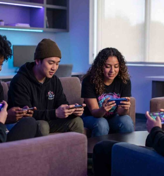 Los amigos superan a la prensa como principales prescriptores de videojuegos entre universitarios