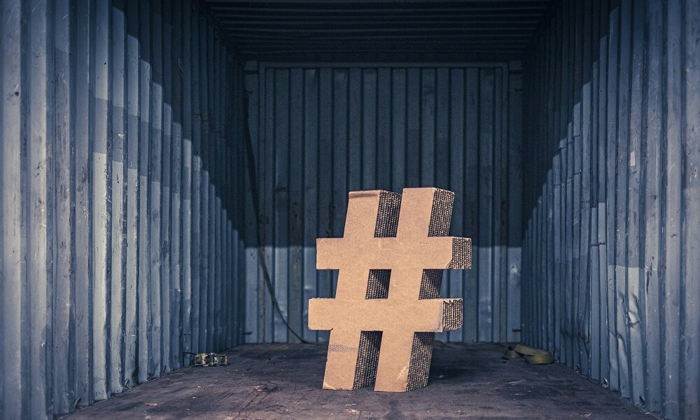 Día del Hashtag: ¿por qué las marcas siguen gritando etiquetas cuando deberían estar escuchando conversaciones?